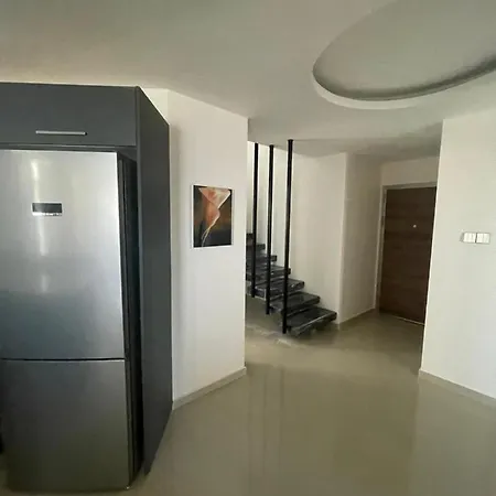 Amazing Flat With Private Pool In Kyrenia 公寓