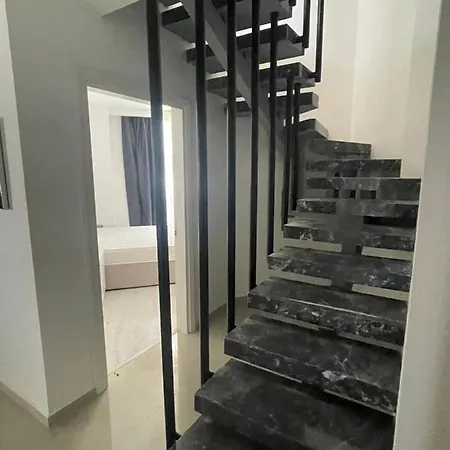 Amazing Flat With Private Pool In Kyrenia 凯里尼亚